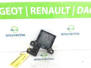 Gebrauchte ACC Sensor (Entfernung) Renault Arkana (RJLL) 1.6 E-Tech 145 16V Preis € 100,00 Margenregelung angeboten von Snuverink Autodemontage