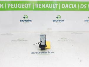 Usagé Compteur de masse d'air Renault Arkana (RJLL) 1.6 E-Tech 145 16V Prix € 45,00 Règlement à la marge proposé par Snuverink Autodemontage