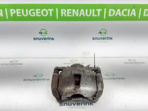 Used Front brake calliper, left Renault Arkana (RJLL) 1.6 E-Tech 145 16V Price on request offered by Snuverink Autodemontage