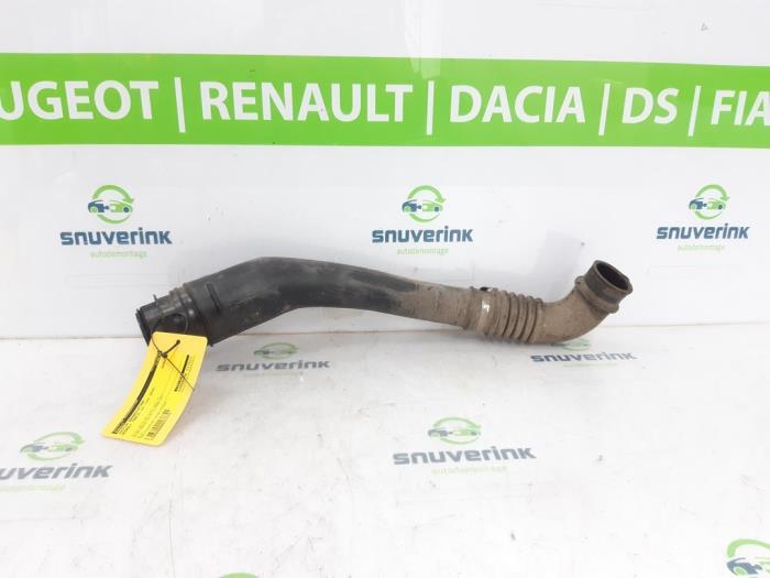 Fuel tank filler pipe from a Renault Trafic (1FL/2FL/3FL/4FL) 2.0 dCi 16V 120 2019