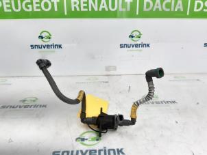 Used Fuel pump relay Renault Trafic (1FL/2FL/3FL/4FL) 2.0 dCi 16V 120 Price on request offered by Snuverink Autodemontage