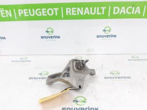 Gebrauchte Motorlager Renault Arkana (RJLL) 1.6 E-Tech 145 16V Preis auf Anfrage angeboten von Snuverink Autodemontage
