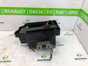 Usagé Boîtier de batterie Renault Arkana (RJLL) 1.6 E-Tech 145 16V Prix € 80,00 Règlement à la marge proposé par Snuverink Autodemontage