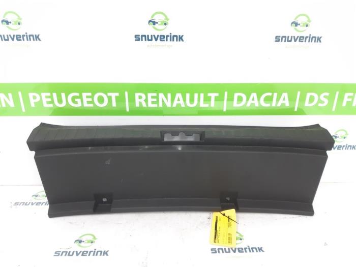 Tapicerka bagaznika z Renault Arkana (RJLL) 1.6 E-Tech 145 16V 2022