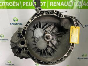 Używane Skrzynia biegów Renault Laguna Cena € 99,98 Procedura marży oferowane przez Snuverink Autodemontage