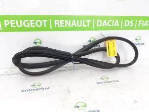 Used Front door seal 4-door, left Renault Arkana (RJLL) 1.6 E-Tech 145 16V Price on request offered by Snuverink Autodemontage