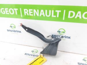Usagé Charnière capot Renault Kadjar (RFEH) 1.3 TCE 140 FAP 16V Prix sur demande proposé par Snuverink Autodemontage