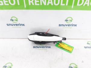 Used Front door handle 4-door, right Opel Corsa F (UB/UH/UP) 1.2 12V 75 Price € 25,00 Margin scheme offered by Snuverink Autodemontage