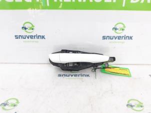 Used Rear door handle 4-door, right Opel Corsa F (UB/UH/UP) 1.2 12V 75 Price € 35,00 Margin scheme offered by Snuverink Autodemontage