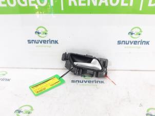 Used Front door handle 4-door, right Opel Corsa F (UB/UH/UP) 1.2 12V 75 Price € 20,00 Margin scheme offered by Snuverink Autodemontage