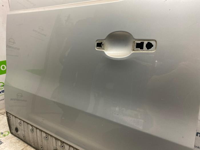 Sliding door, right from a Renault Trafic (1FL/2FL/3FL/4FL) 1.6 dCi 90 2016