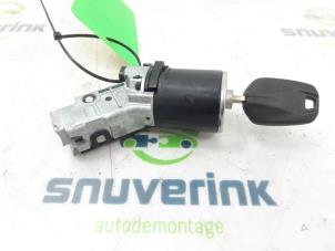 Used Ignition lock + key Opel Corsa F (UB/UH/UP) 1.2 12V 75 Price € 40,00 Margin scheme offered by Snuverink Autodemontage
