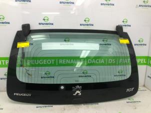 Usagé Vitre arrière Peugeot 107 1.0 12V Prix € 40,00 Règlement à la marge proposé par Snuverink Autodemontage