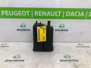 Używane Filtr weglowy Renault Kadjar (RFEH) 1.3 TCE 140 FAP 16V Cena € 80,00 Procedura marży oferowane przez Snuverink Autodemontage