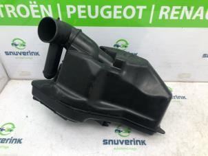 Usados Caja de resonancia Peugeot 308 (4A/C) 1.6 VTI 16V Precio € 80,00 Norma de margen ofrecido por Snuverink Autodemontage