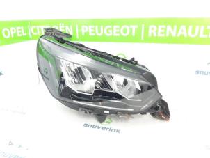 Used Headlight, right Peugeot 208 II (UB/UH/UP) e-208 Price € 360,00 Margin scheme offered by Snuverink Autodemontage