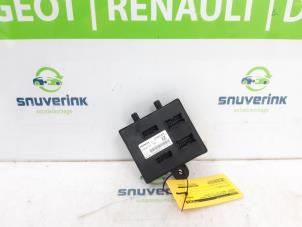 Used Central door locking module Renault Trafic (1FL/2FL/3FL/4FL) 1.6 dCi 90 Price on request offered by Snuverink Autodemontage