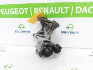 Used Alternator upper bracket Renault Trafic (1FL/2FL/3FL/4FL) 1.6 dCi 90 Price € 48,40 Inclusive VAT offered by Snuverink Autodemontage