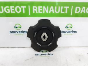 Used Hub cap Renault Trafic (1FL/2FL/3FL/4FL) 1.6 dCi 90 Price on request offered by Snuverink Autodemontage