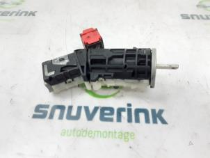 Used Ignition lock + key Renault Trafic (1FL/2FL/3FL/4FL) 1.6 dCi 90 Price € 72,60 Inclusive VAT offered by Snuverink Autodemontage
