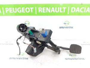 Usados Pedal de embrague Renault Trafic (1FL/2FL/3FL/4FL) 1.6 dCi 90 Precio € 84,70 IVA incluido ofrecido por Snuverink Autodemontage