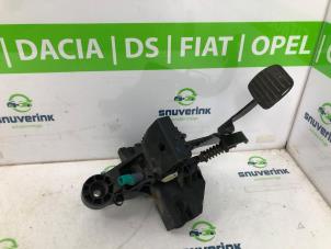 Used Clutch pedal Renault Trafic (1FL/2FL/3FL/4FL) 2.0 dCi 16V 120 Price on request offered by Snuverink Autodemontage