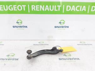 Używane Rolka drzwi przesuwnych prawych Renault Trafic (1FL/2FL/3FL/4FL) 1.6 dCi 90 Cena na żądanie oferowane przez Snuverink Autodemontage