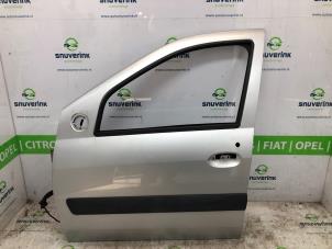 Gebrauchte Tür 4-türig links vorne Dacia Logan MCV (KS) 1.6 16V Preis € 125,00 Margenregelung angeboten von Snuverink Autodemontage