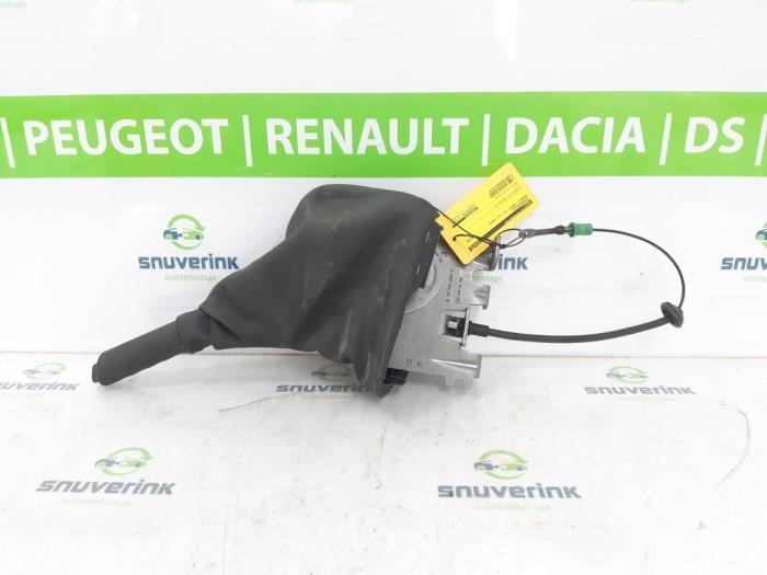 Gebrauchte Handbremsgriff Renault Trafic (1FL/2FL/3FL/4FL) 1.6 dCi 90 Preis € 60,16 Mit Mehrwertsteuer angeboten von Snuverink Autodemontage