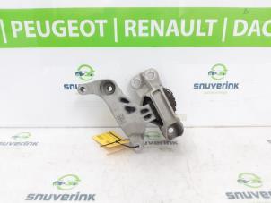 Używane Wspornik silnika Renault Arkana (RJLL) 1.6 E-Tech 145 16V Cena na żądanie oferowane przez Snuverink Autodemontage