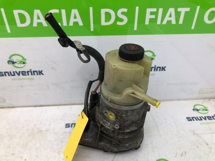Bomba de dirección asistida de un Renault Trafic (1FL/2FL/3FL/4FL) 2.0 dCi 16V 120 2019
