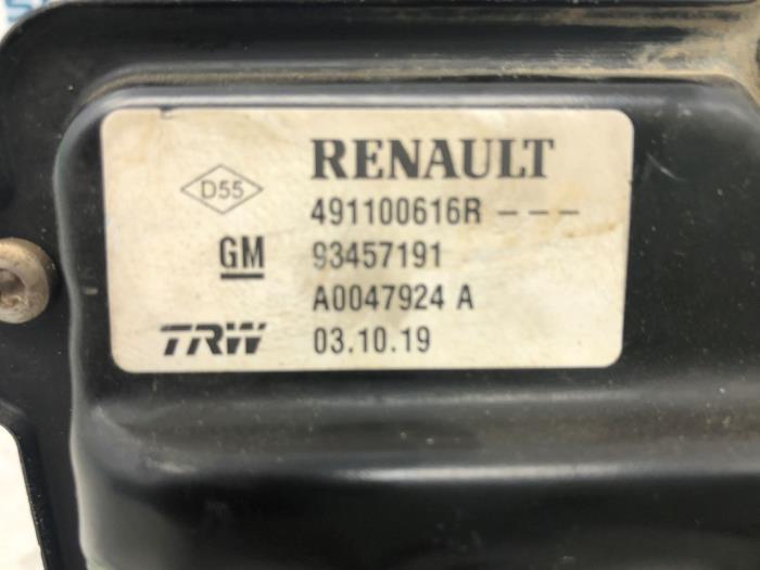 Power steering pump from a Renault Trafic (1FL/2FL/3FL/4FL) 2.0 dCi 16V 120 2019