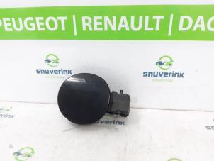 Used Tank cap cover Renault Clio IV Estate/Grandtour (7R) 1.5 Energy dCi 90 FAP Price € 35,00 Margin scheme offered by Snuverink Autodemontage