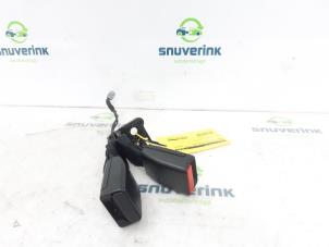 Used Rear seatbelt buckle, left Renault Clio IV Estate/Grandtour (7R) 1.5 Energy dCi 90 FAP Price € 35,00 Margin scheme offered by Snuverink Autodemontage