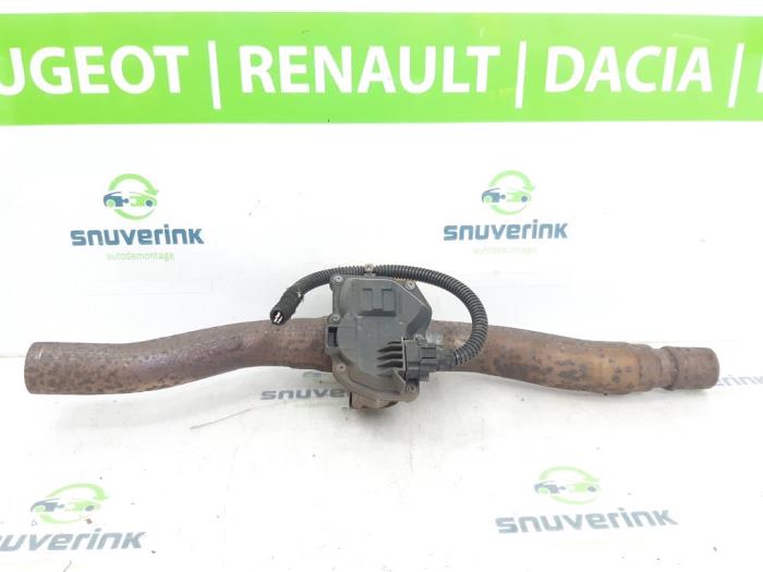 Válvula de mariposa de gases de escape de un Renault Clio IV Estate/Grandtour (7R) 1.5 Energy dCi 90 FAP 2015