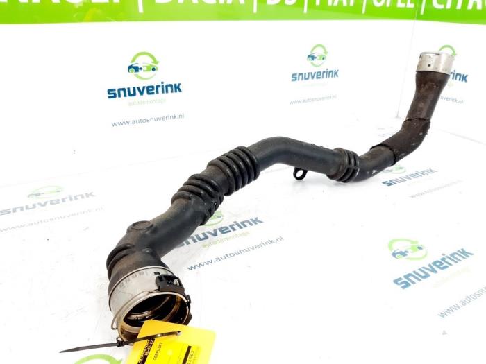 Intercooler hose from a Renault Clio IV Estate/Grandtour (7R) 1.5 Energy dCi 90 FAP 2015