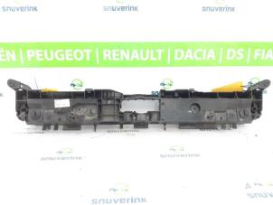 Usados Panel frontal Renault Clio IV Estate/Grandtour (7R) 1.5 Energy dCi 90 FAP Precio € 115,00 Norma de margen ofrecido por Snuverink Autodemontage