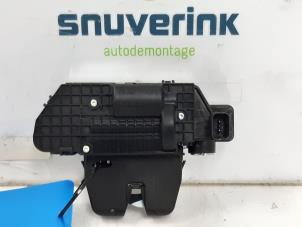 Used Tailgate lock mechanism Peugeot 208 II (UB/UH/UP) e-208 Price € 25,00 Margin scheme offered by Snuverink Autodemontage