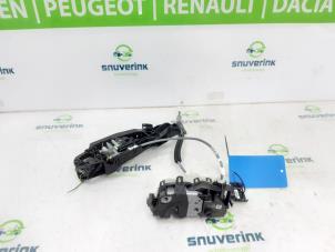 Używane Mechanizm blokady drzwi prawych tylnych wersja 4-drzwiowa Peugeot 208 II (UB/UH/UP) e-208 Cena € 55,00 Procedura marży oferowane przez Snuverink Autodemontage