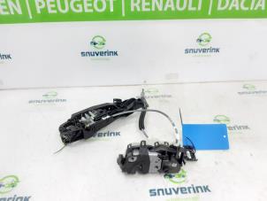 Gebrauchte Türschlossmechanik 4-türig rechts hinten Peugeot 208 II (UB/UH/UP) e-208 Preis € 55,00 Margenregelung angeboten von Snuverink Autodemontage