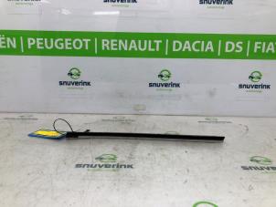 Używane Element deski rozdzielczej Peugeot 208 II (UB/UH/UP) e-208 50 kWh Cena € 30,00 Procedura marży oferowane przez Snuverink Autodemontage