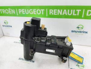 Used Air conditioning condenser Peugeot 208 II (UB/UH/UP) e-208 Price on request offered by Snuverink Autodemontage