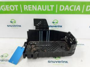 Używane Pojemnik na akumulator Peugeot 208 II (UB/UH/UP) e-208 50 kWh Cena € 25,00 Procedura marży oferowane przez Snuverink Autodemontage