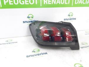 Usados Luz trasera izquierda Peugeot 208 II (UB/UH/UP) e-208 50 kWh Precio € 105,00 Norma de margen ofrecido por Snuverink Autodemontage