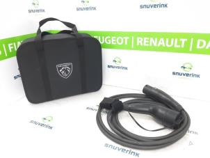 Używane Kabel ladowania samochodu elektrycznego Peugeot 208 II (UB/UH/UP) e-208 Cena na żądanie oferowane przez Snuverink Autodemontage