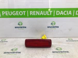 Gebrauchte Zusätzliches Bremslicht Mitte Renault Trafic (1FL/2FL/3FL/4FL) 1.6 dCi 90 Preis auf Anfrage angeboten von Snuverink Autodemontage