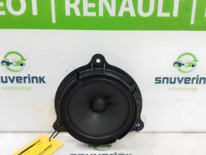 Usagé Haut-parleur Renault Captur II (RJB) 1.6 E-Tech 160 Prix sur demande proposé par Snuverink Autodemontage