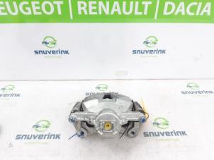 Usados Pinza de freno izquierda delante Renault Captur II (RJB) 1.6 E-Tech 160 Precio de solicitud ofrecido por Snuverink Autodemontage