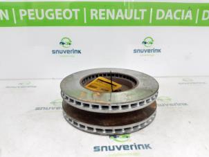 Używane Tarcza hamulcowa przód Renault Captur II (RJB) 1.6 E-Tech 160 Cena na żądanie oferowane przez Snuverink Autodemontage