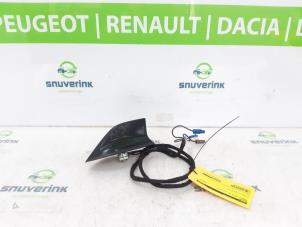 Usagé Antenne Renault Captur II (RJB) 1.6 E-Tech 160 Prix sur demande proposé par Snuverink Autodemontage